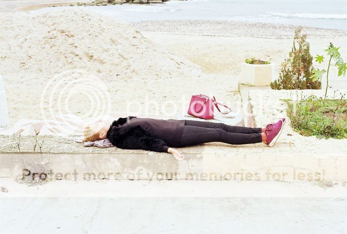 photo iulia burtea esarfa gri.jpg