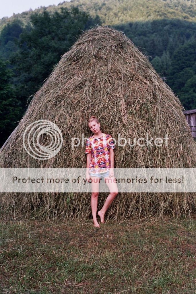 photo iulia burtea tricou asos.jpg